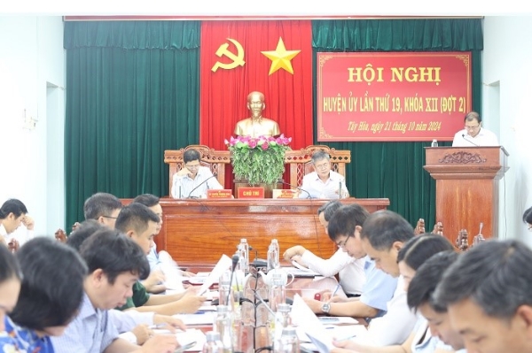 Hình ảnh cho bài viết Tây Hòa: Nâng cao năng lực đội ngũ cán bộ, công chức, viên chức, nhất là sự nêu gương của người đứng đầu các cấp, đáp ứng yêu cầu nhiệm vụ trong tình hình mới